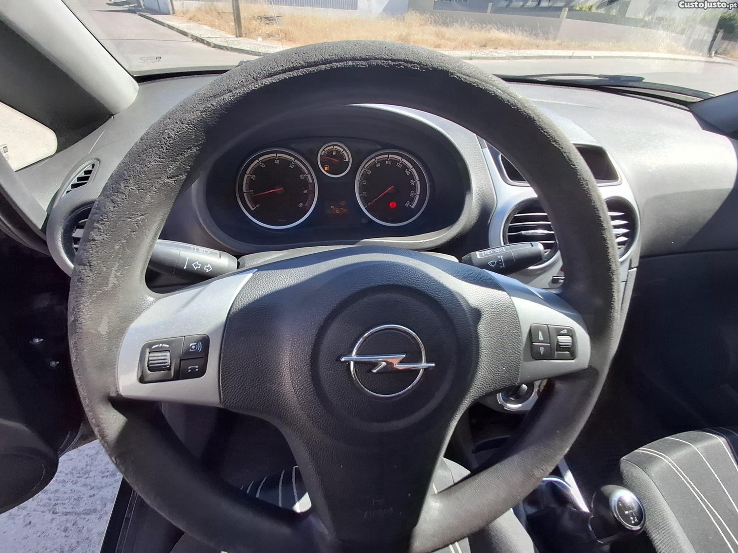 Opel Corsa 1.2i Cosmo 85cv 117mks — fotografia 7