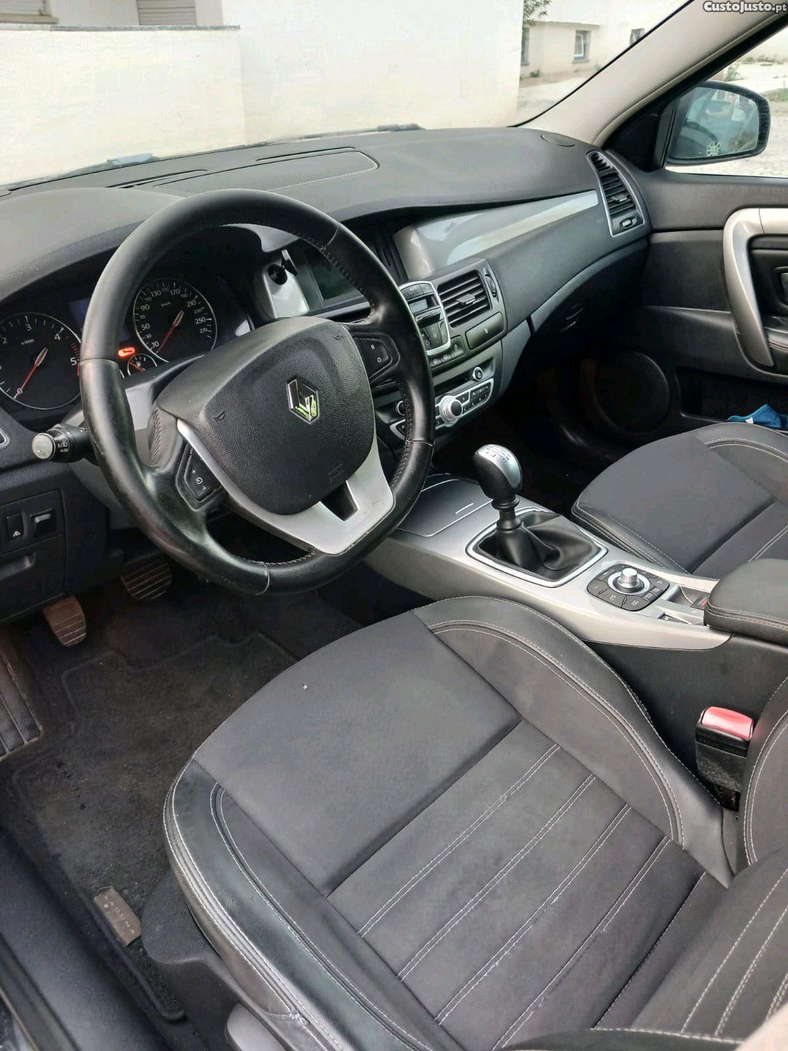 Renault Laguna DCI — fotografia 6