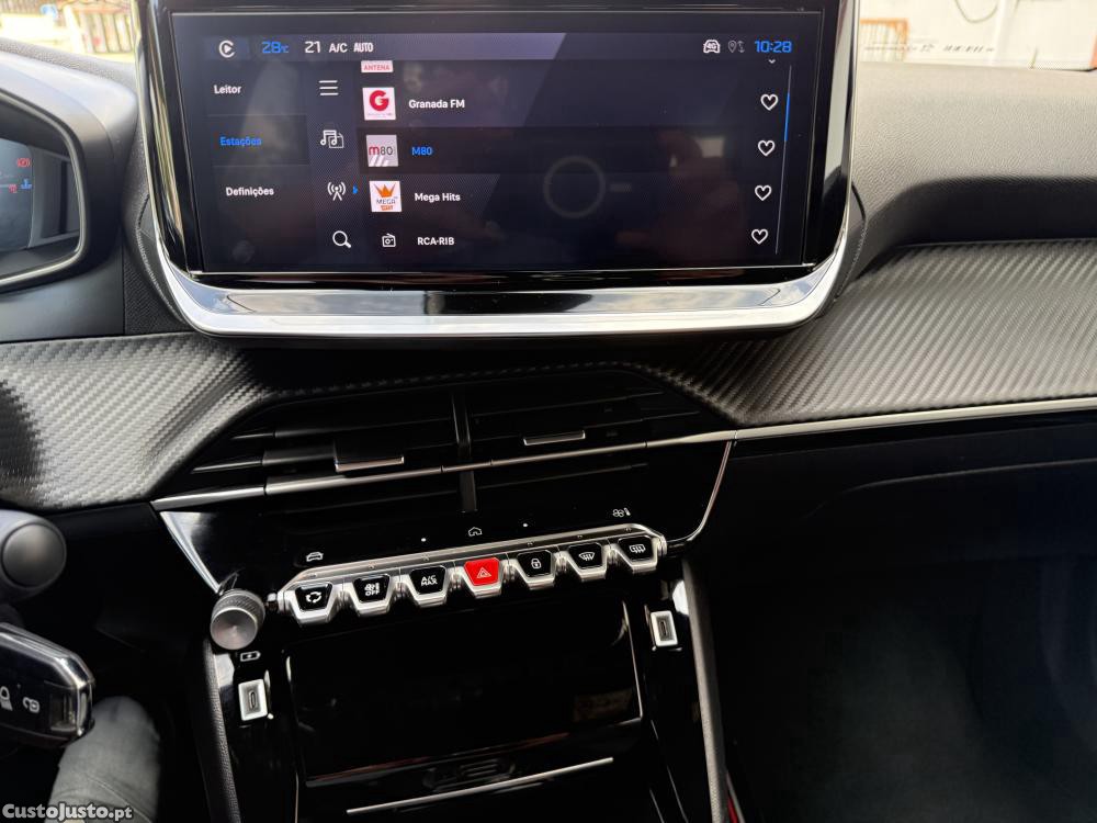 Peugeot 2008 1.2 Hybrid Allure e- — fotografia 4