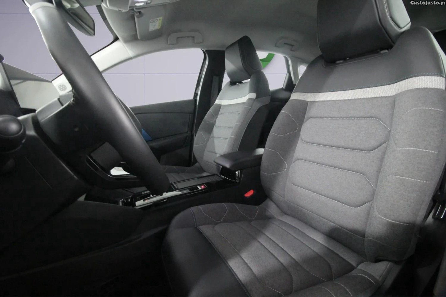 Citroën e-C4 50 kWh Shine — fotografia 9