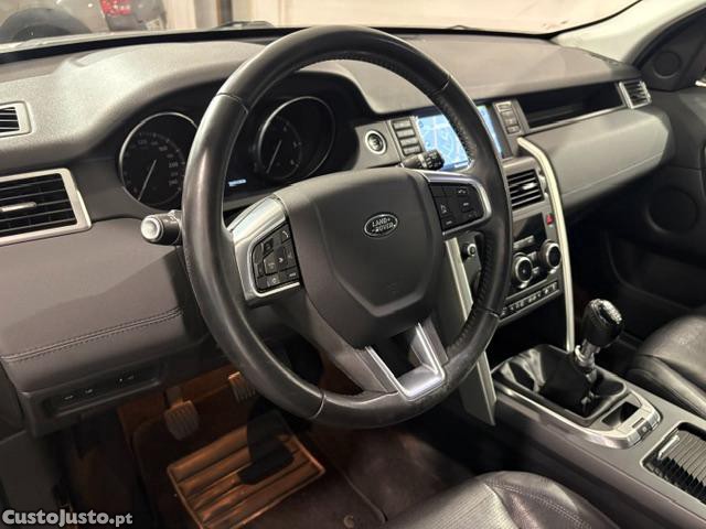 Land Rover Discovery Sport 2.0 TD4 HSE Luxury AWD — fotografia 7