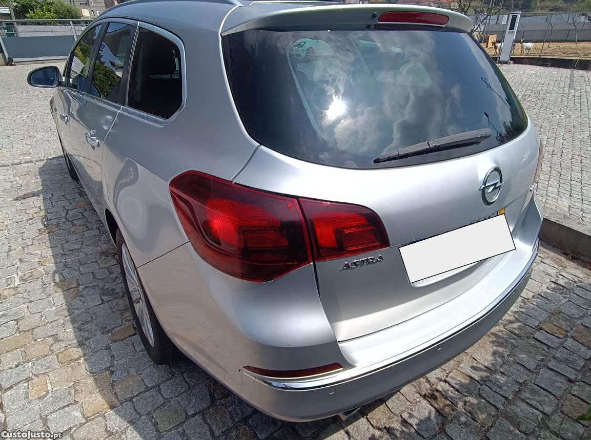 Opel Astra Sports Tourer — fotografia 4