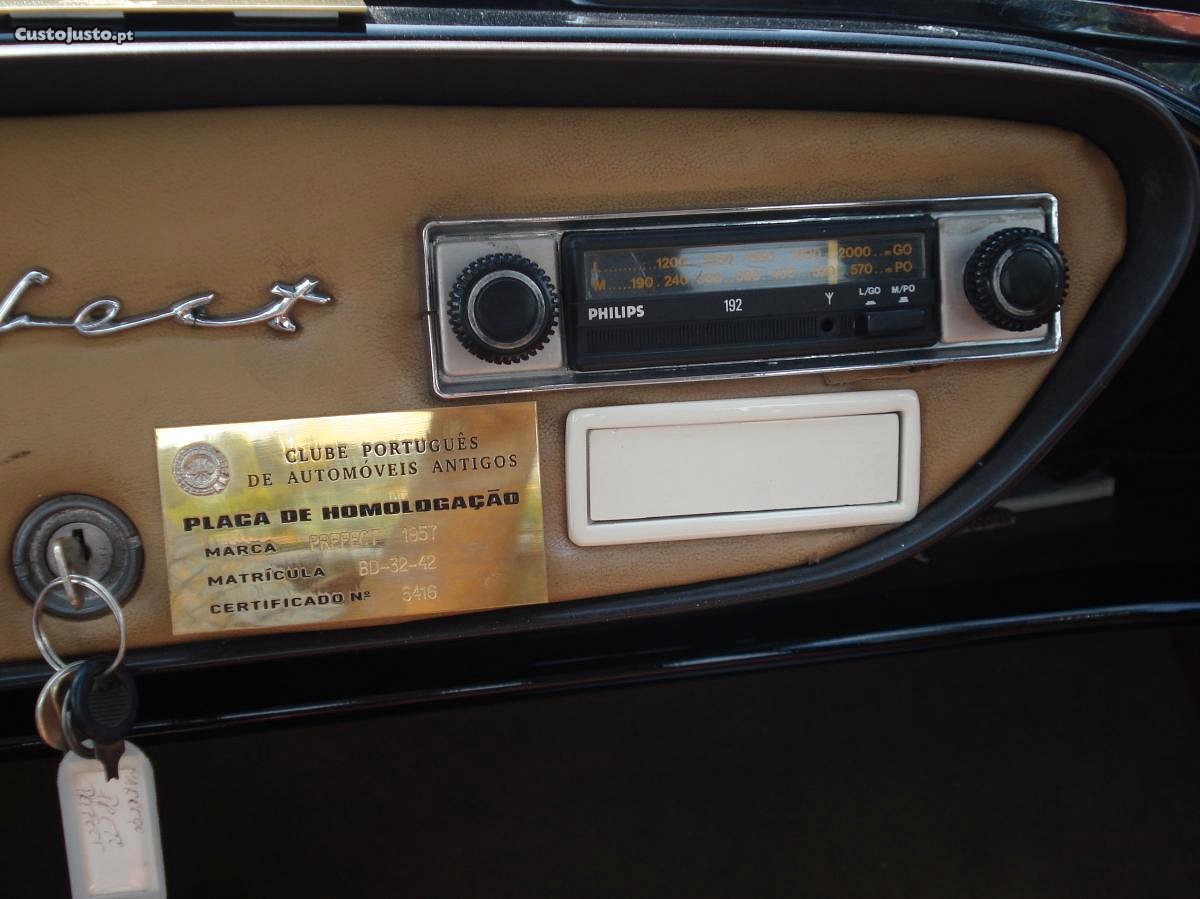 Foor Door Saloon — photo 5