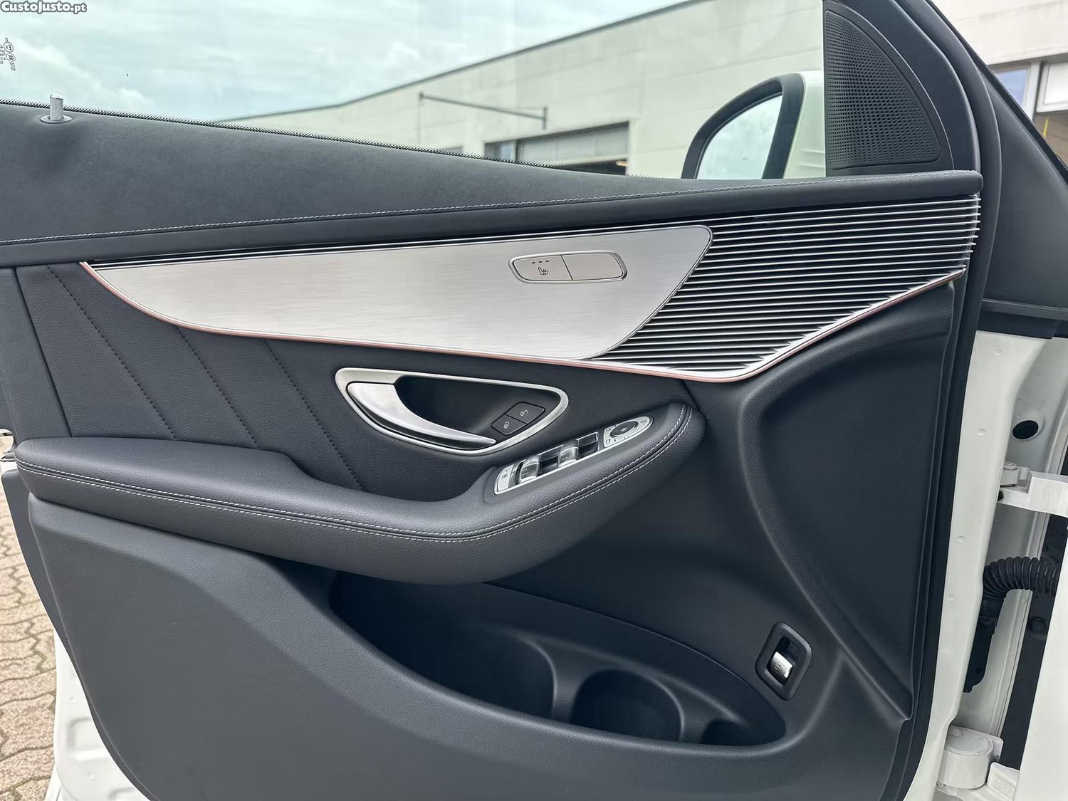 Mercedes-Benz EQC 400 4Matic AMG Line — fotografia 9