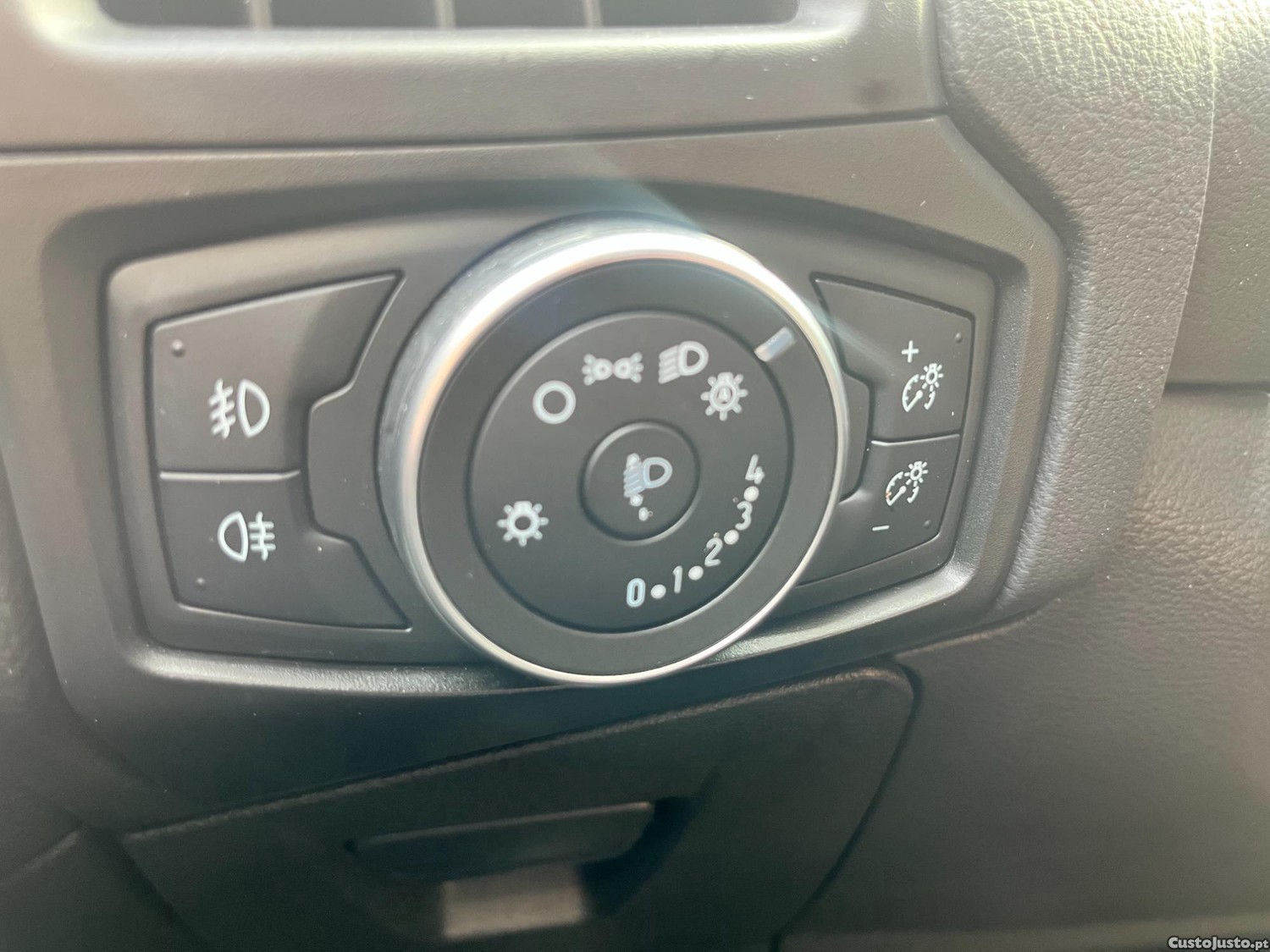 Ford Focus 1.5 TDCi Titanium — fotografia 2