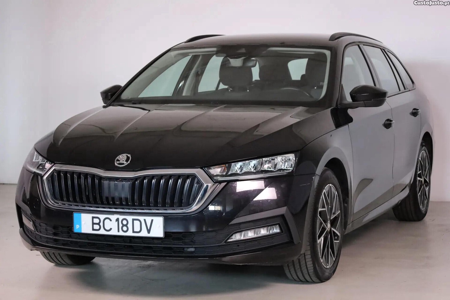 Skoda Octavia 2.0 TDI Scout DSG 4x4 — fotografia 17