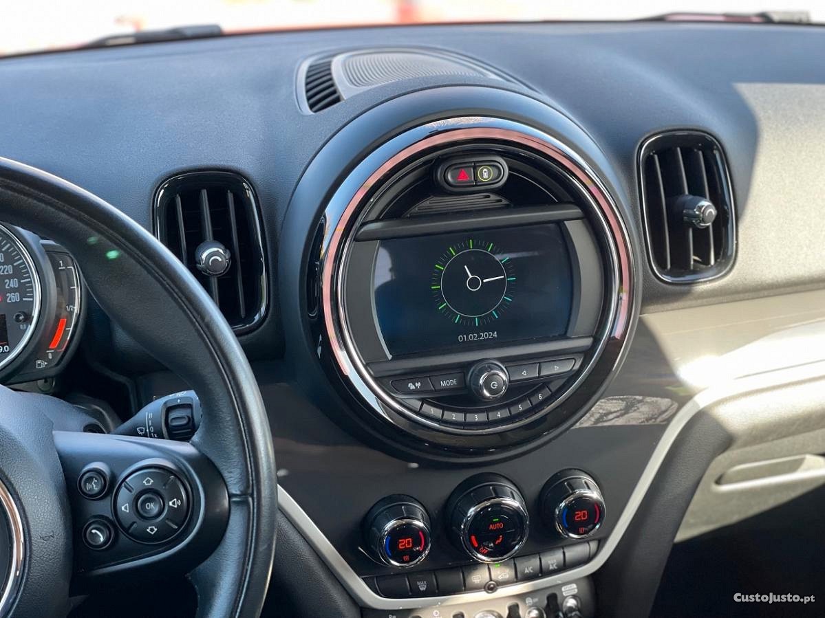 MINI Countryman Cooper SE ALL4 Auto — fotografia 4