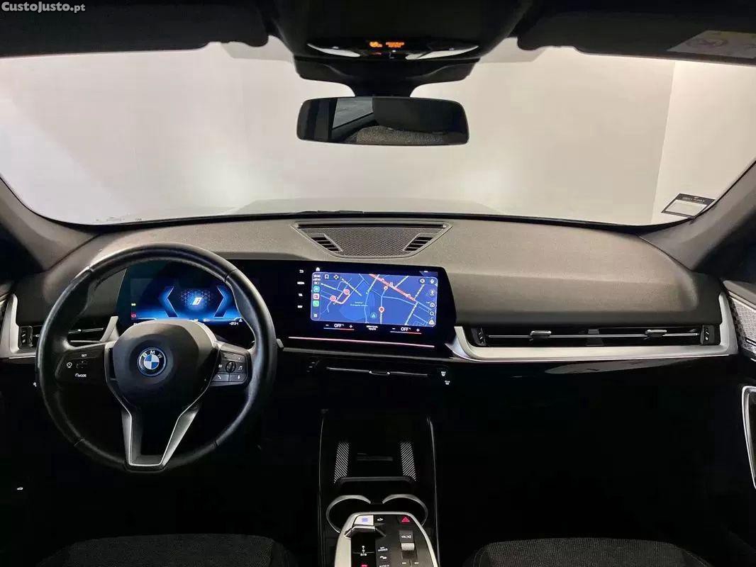 BMW iX1 Xdrive30 — fotografia 33