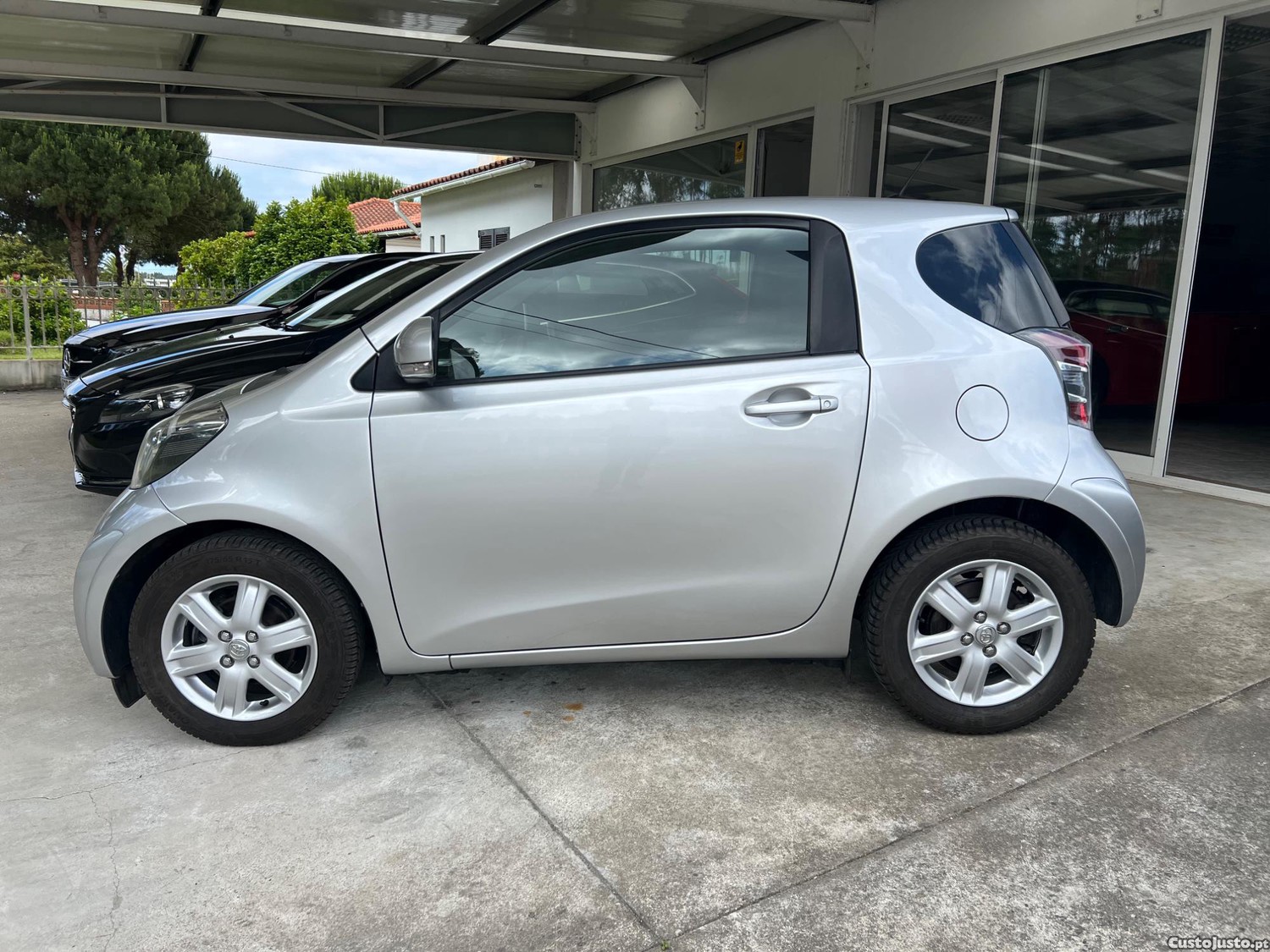 Toyota iQ 1.0 VVT-i + - 09 foto 5