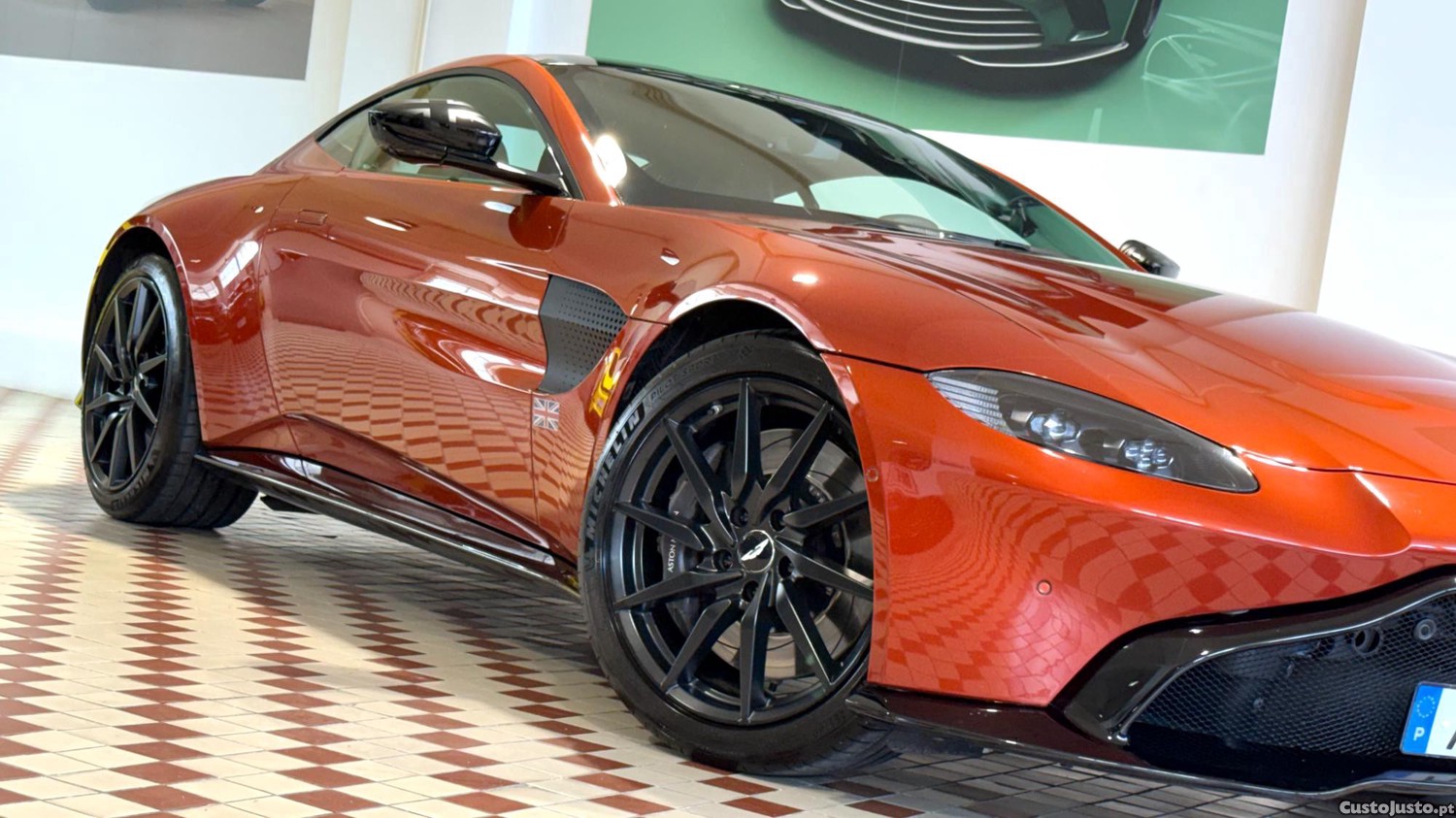 Aston Martin Vantage V8 — fotografia 20