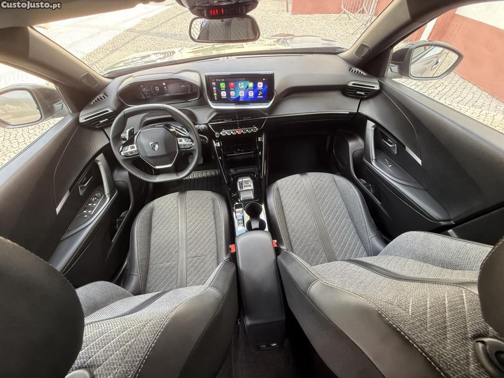 Peugeot 2008 1.2 Hybrid Allure e- — fotografia 3