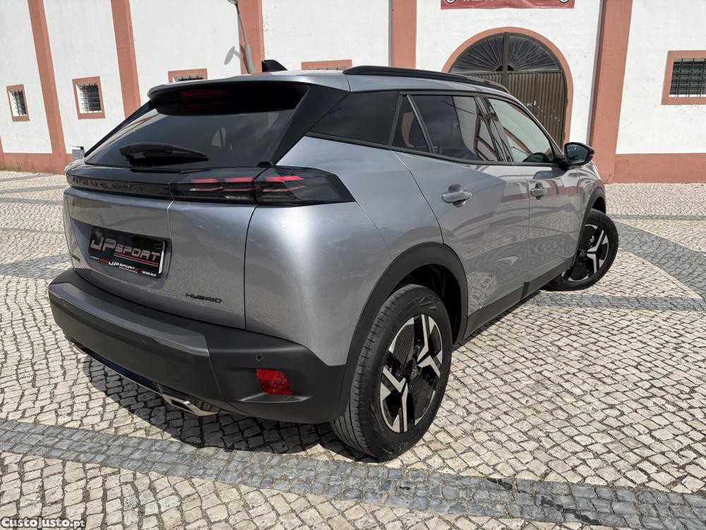 Peugeot 2008 1.2 Hybrid Allure e- — fotografia 16