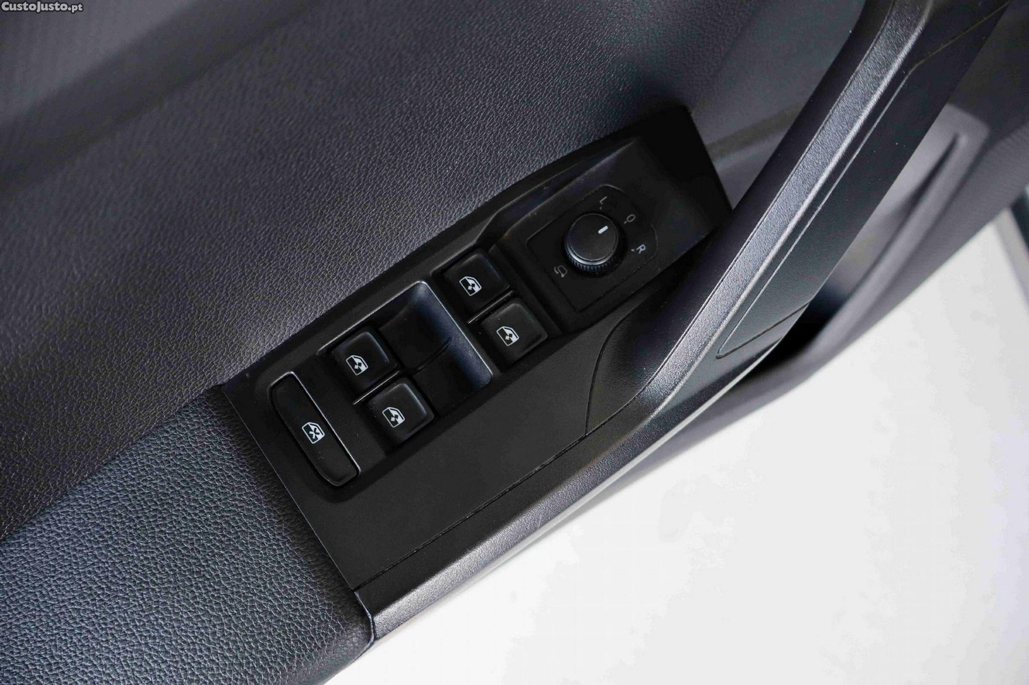 SEAT Arona 1.0 TSI Style — fotografia 14
