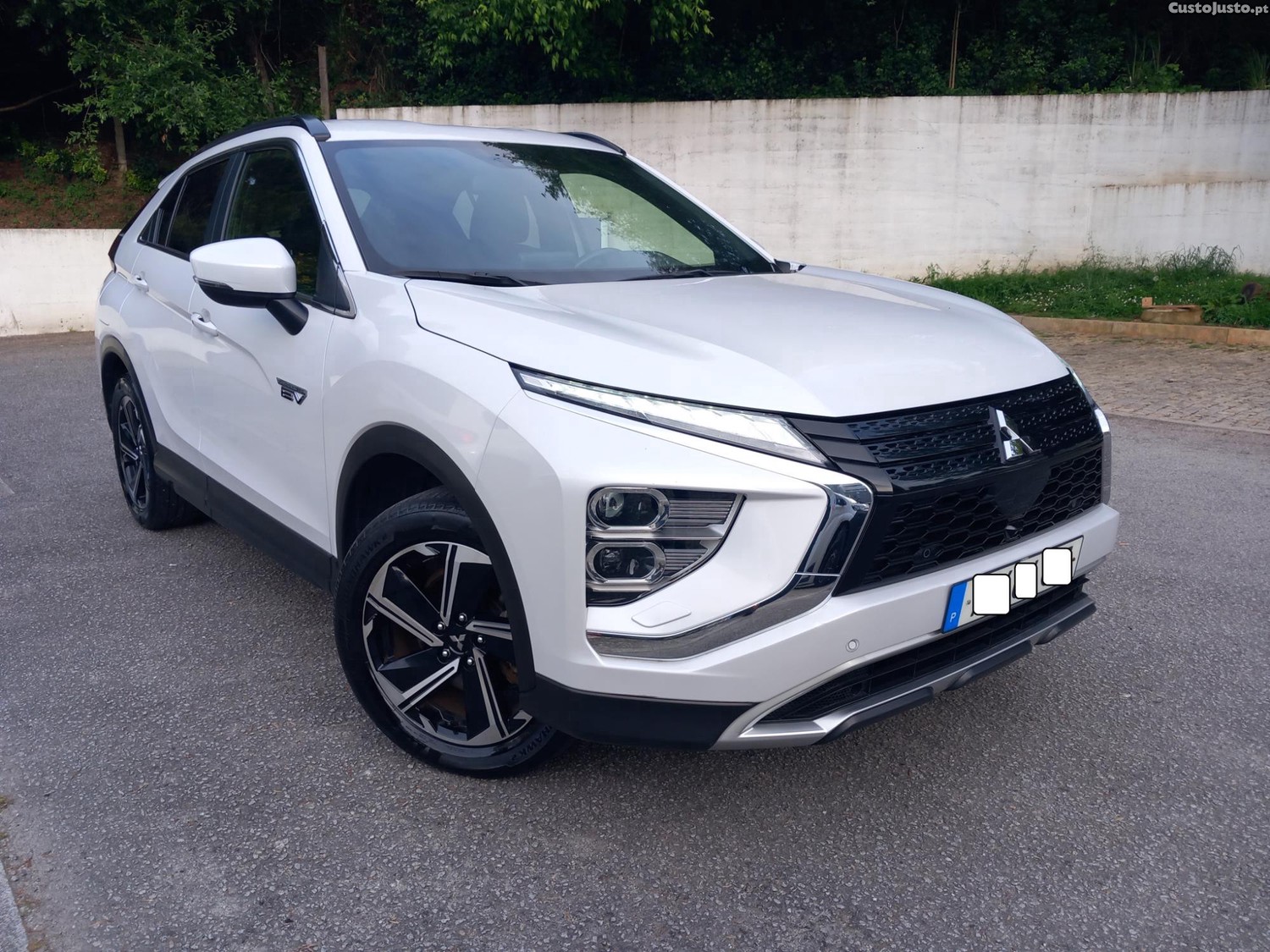 Mitsubishi Eclipse Cross 2.4 PHEV eStyle — fotografia 17