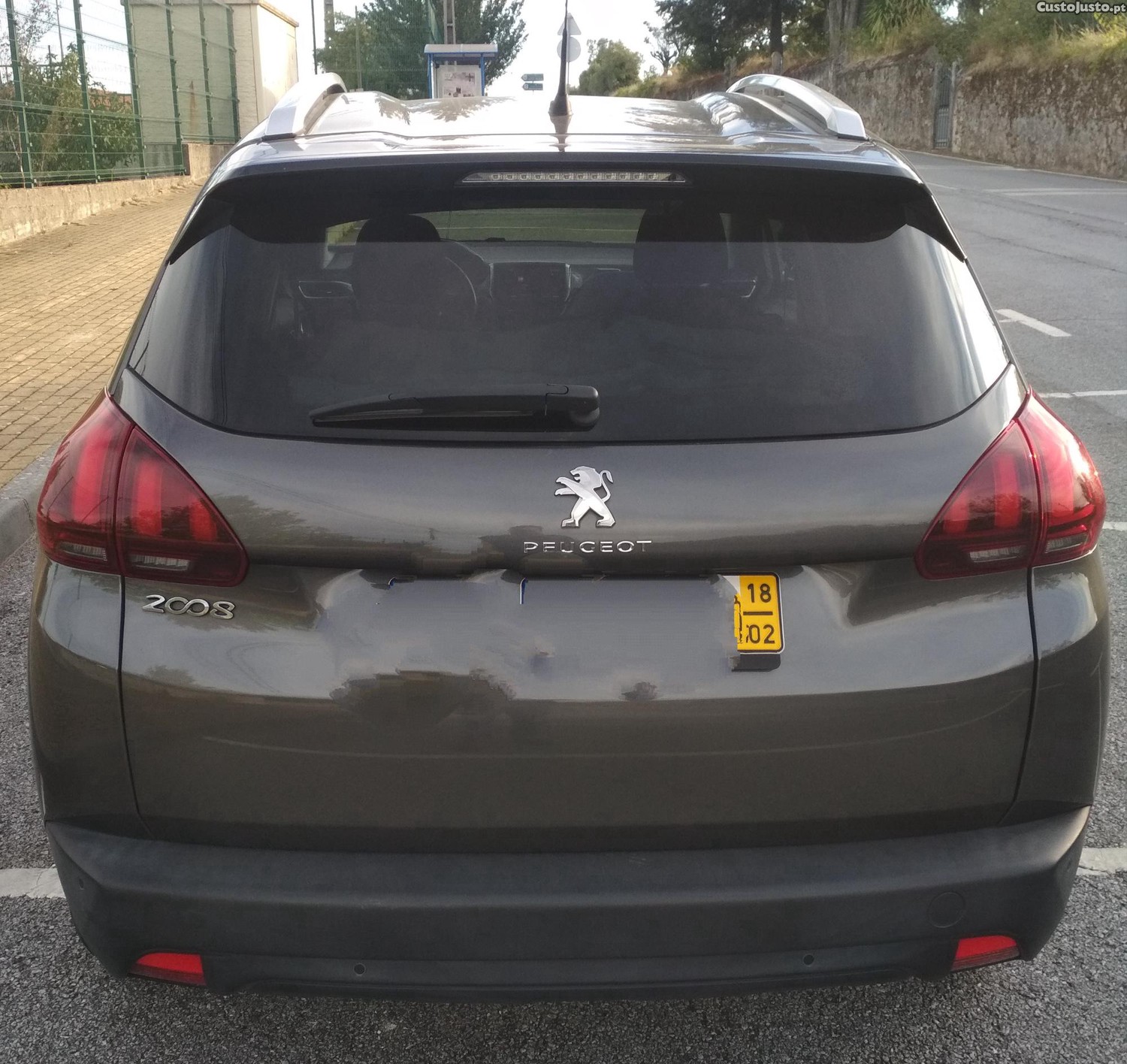 Peugeot 2008 1.2 PureTech Style — fotografia 6