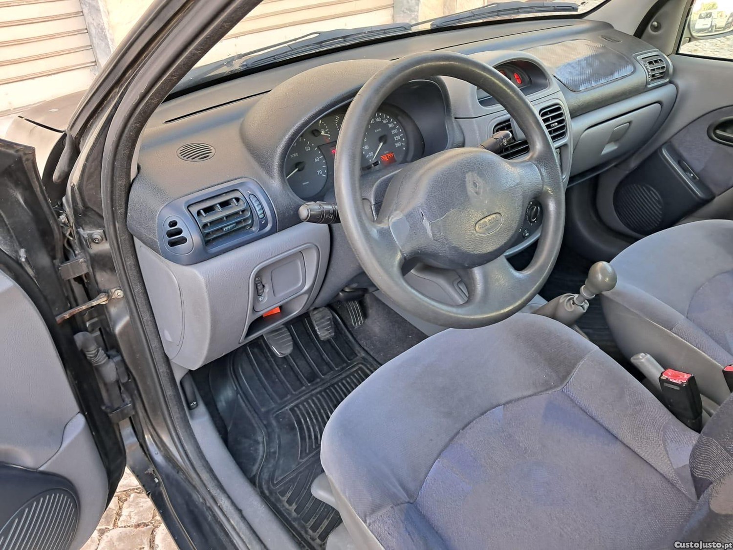 Renault Clio RT — fotografia 7