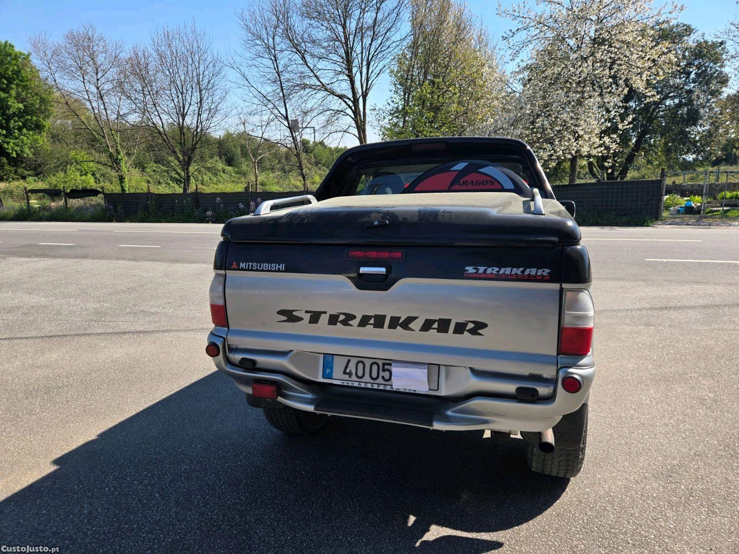 Mitsubishi Strakar strakar — fotografia 9