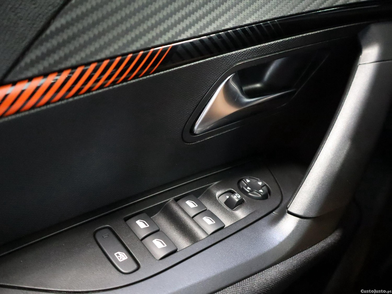 Peugeot 2008 1.2 PureTech Active — fotografia 8