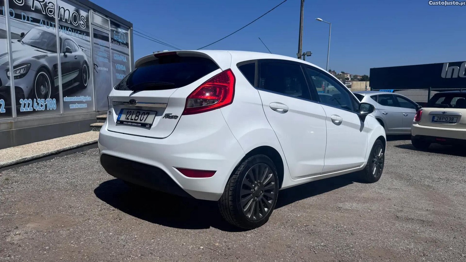 Ford Fiesta 1.4 TDCI Titanium — fotografia 27