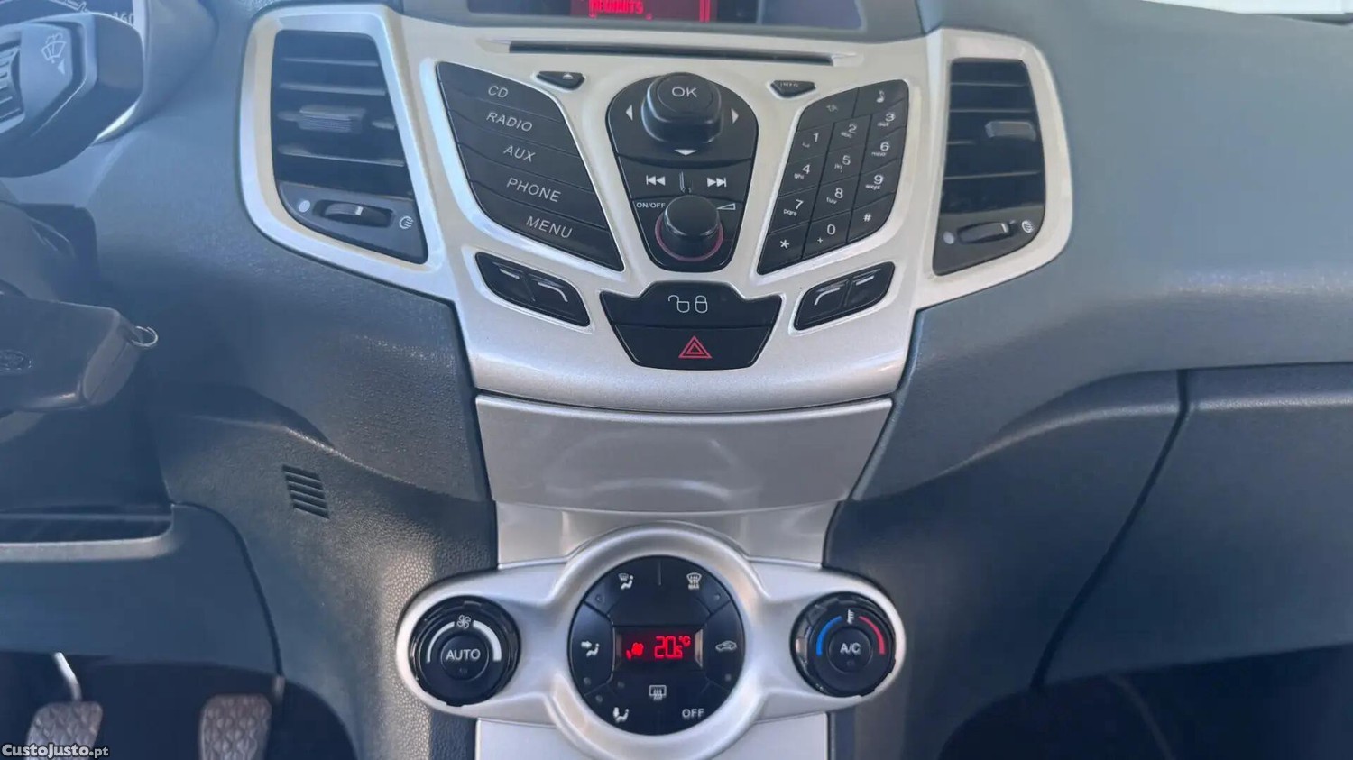 Ford Fiesta 1.4 TDCI Titanium — fotografia 14