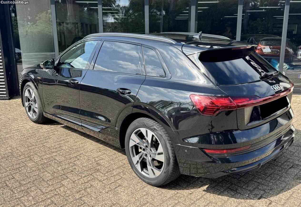 Audi e-tron 50 quattro S line — fotografia 18