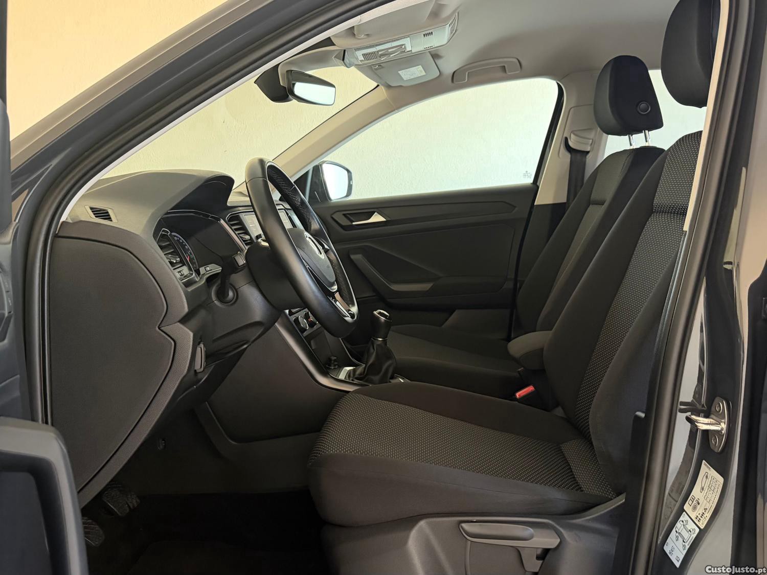Volkswagen T-Roc 2.0 TDI Life — fotografia 12
