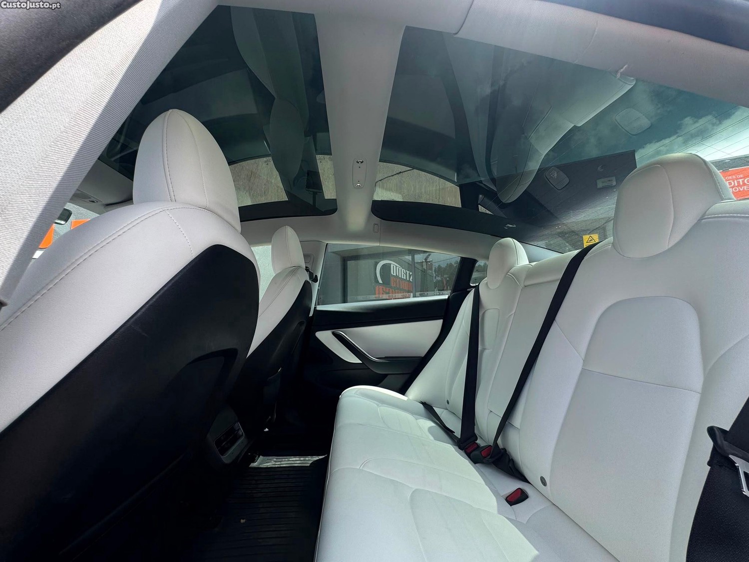 Tesla Model 3 Standard Range Plus RWD — fotografia 4