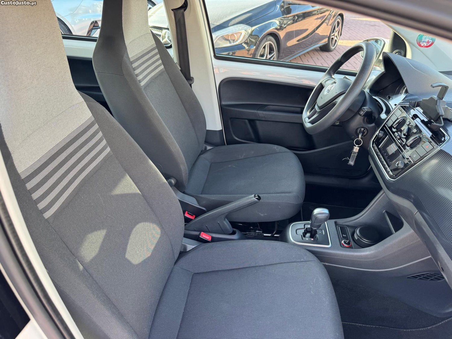 Volkswagen Up! 1.0 MoveAuto — fotografia 6