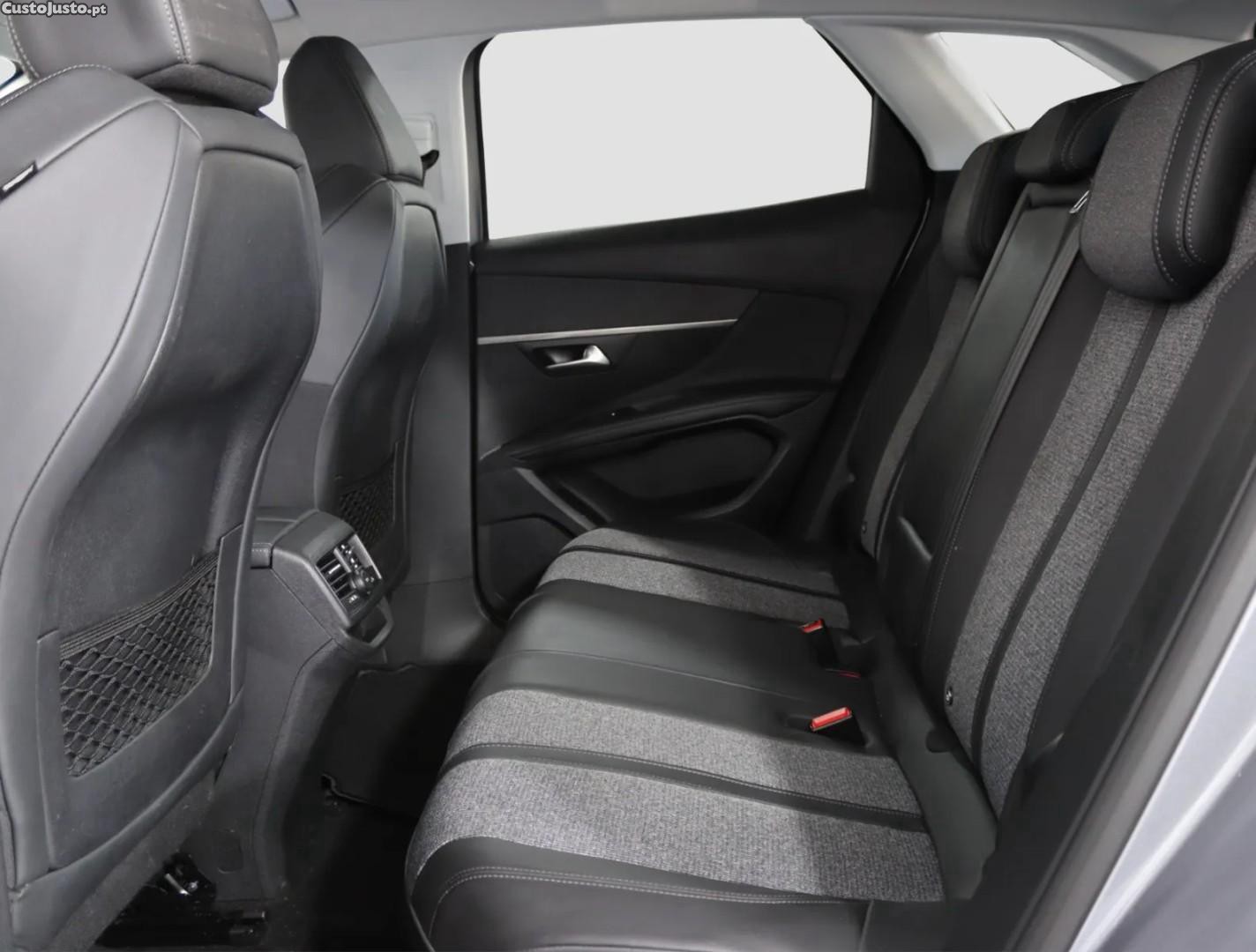Peugeot 3008 1.2 PureTech Allure EAT8 — fotografia 3