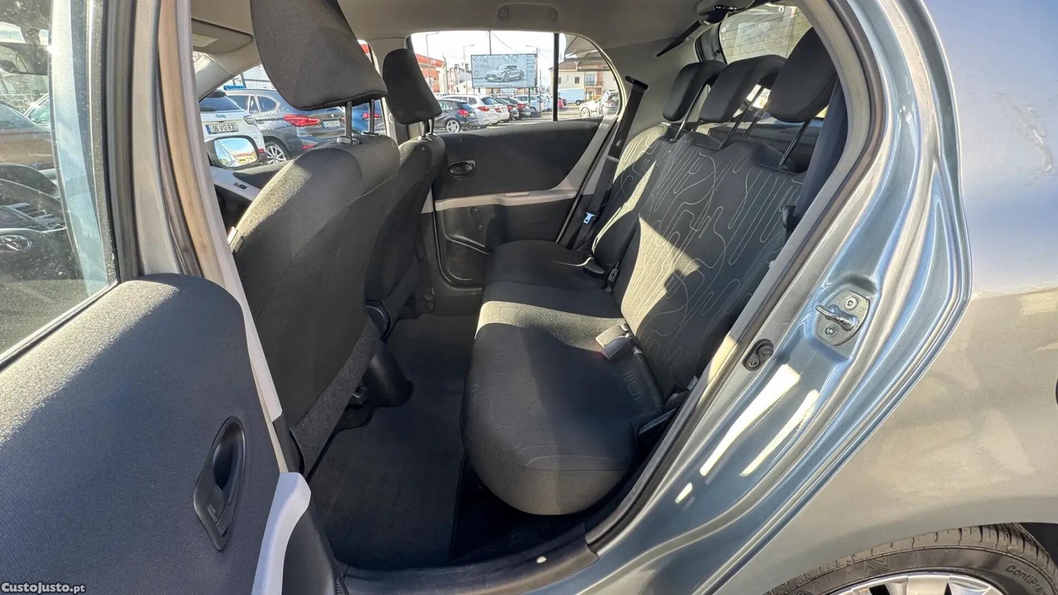 Toyota Yaris 1.0 VVT-i Comfort+AC — fotografia 14