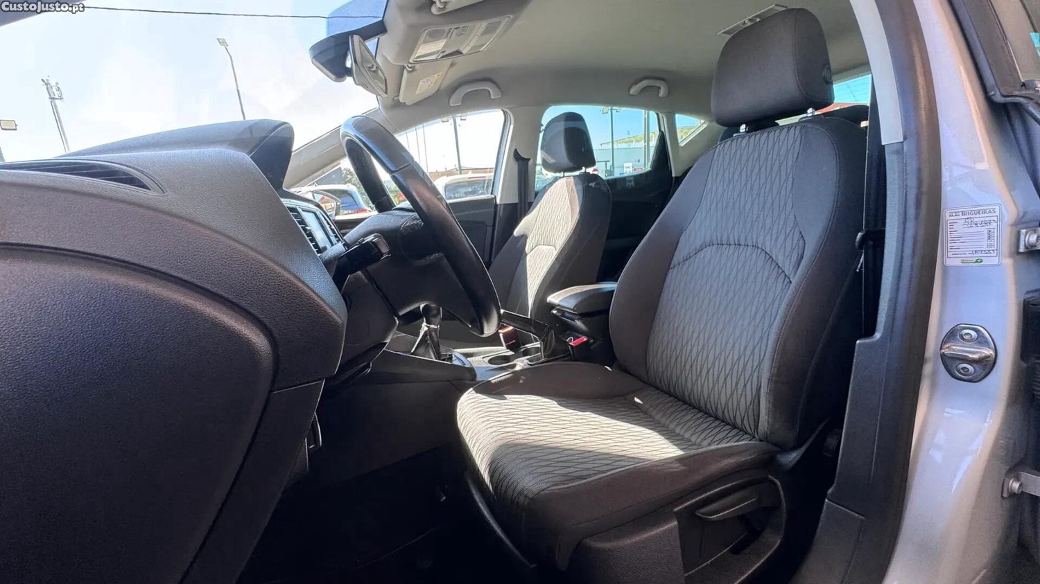 SEAT Leon 1.6 TDI Reference Ecomotive — fotografia 19