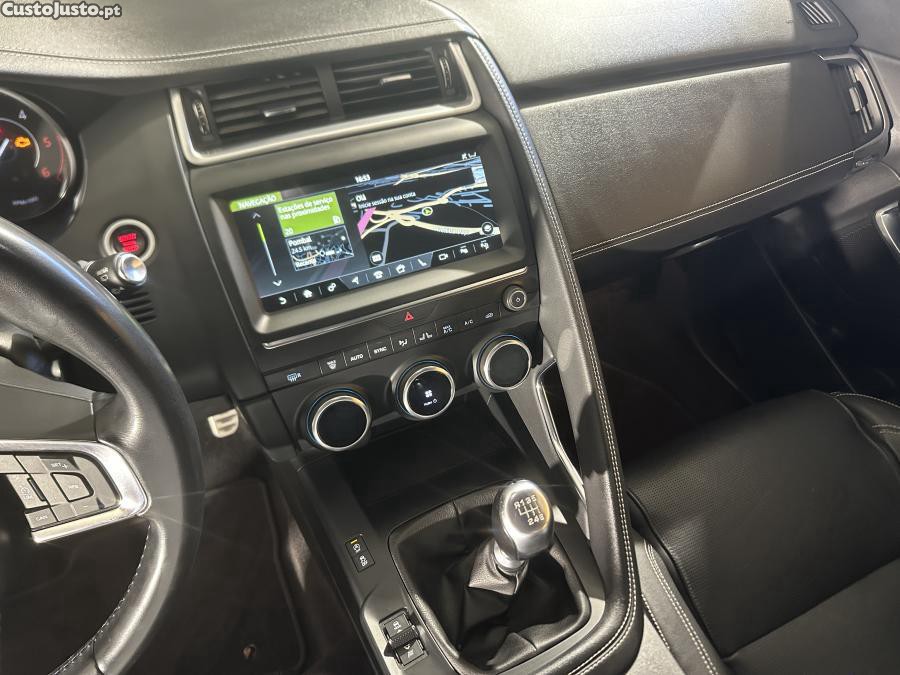 Jaguar E-Pace 2.0 i4D SE — fotografia 8