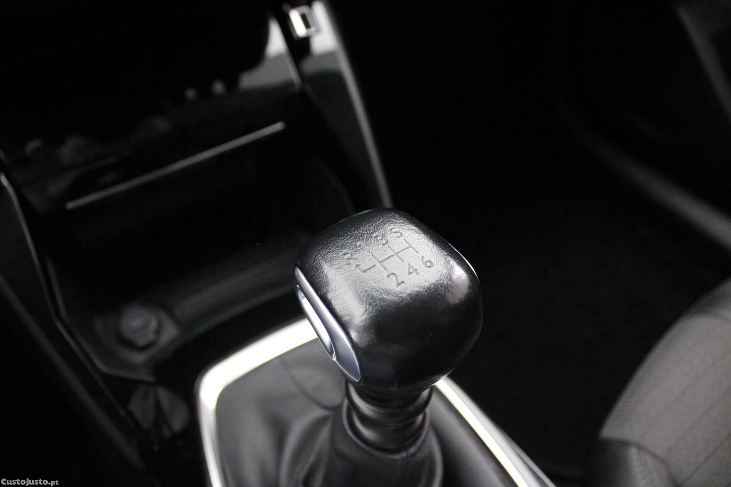 Peugeot 208 1.5 BHDI ALLURe — fotografia 10