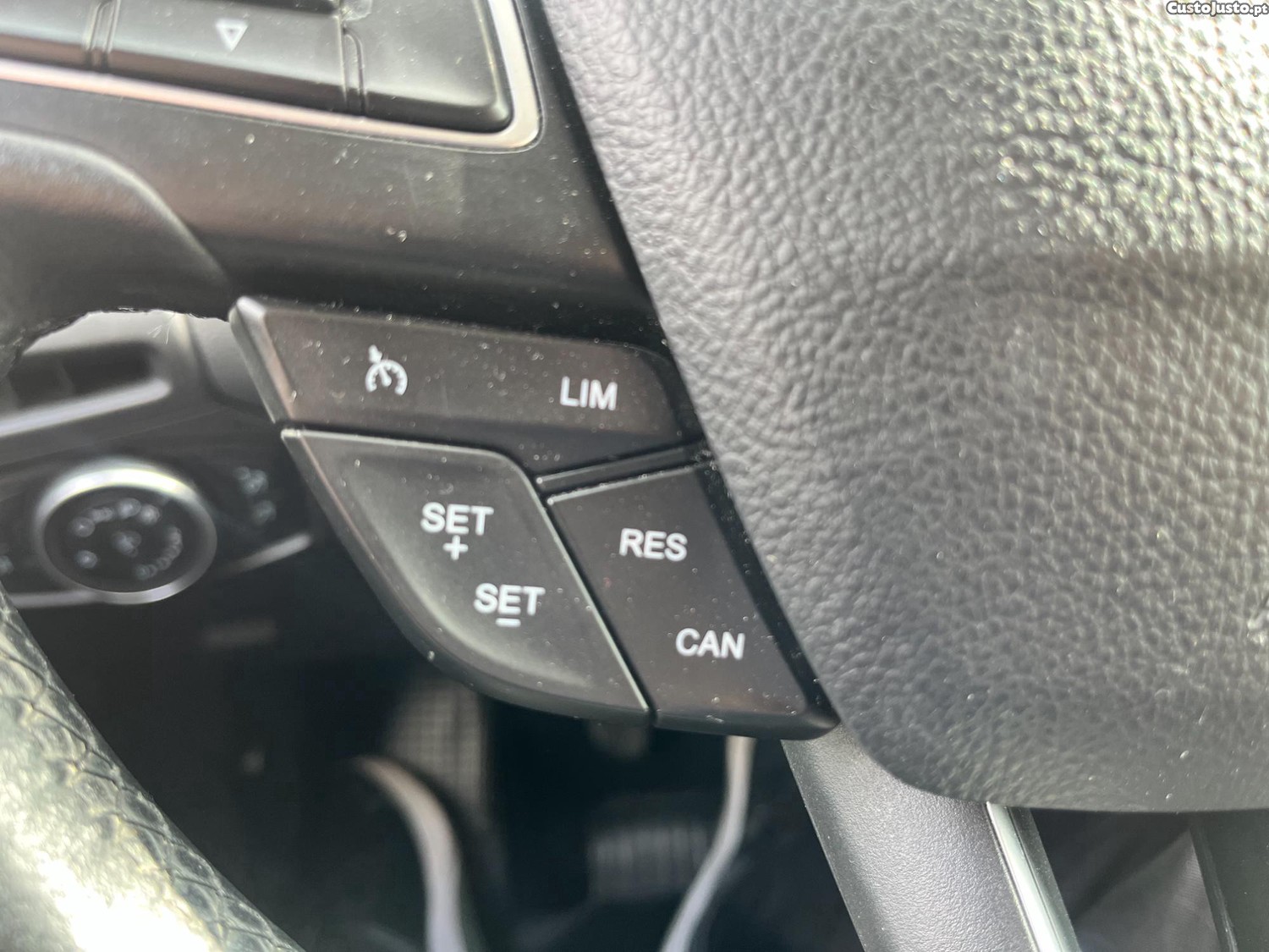 Ford Focus 1.5 TDCi Titanium — fotografia 3