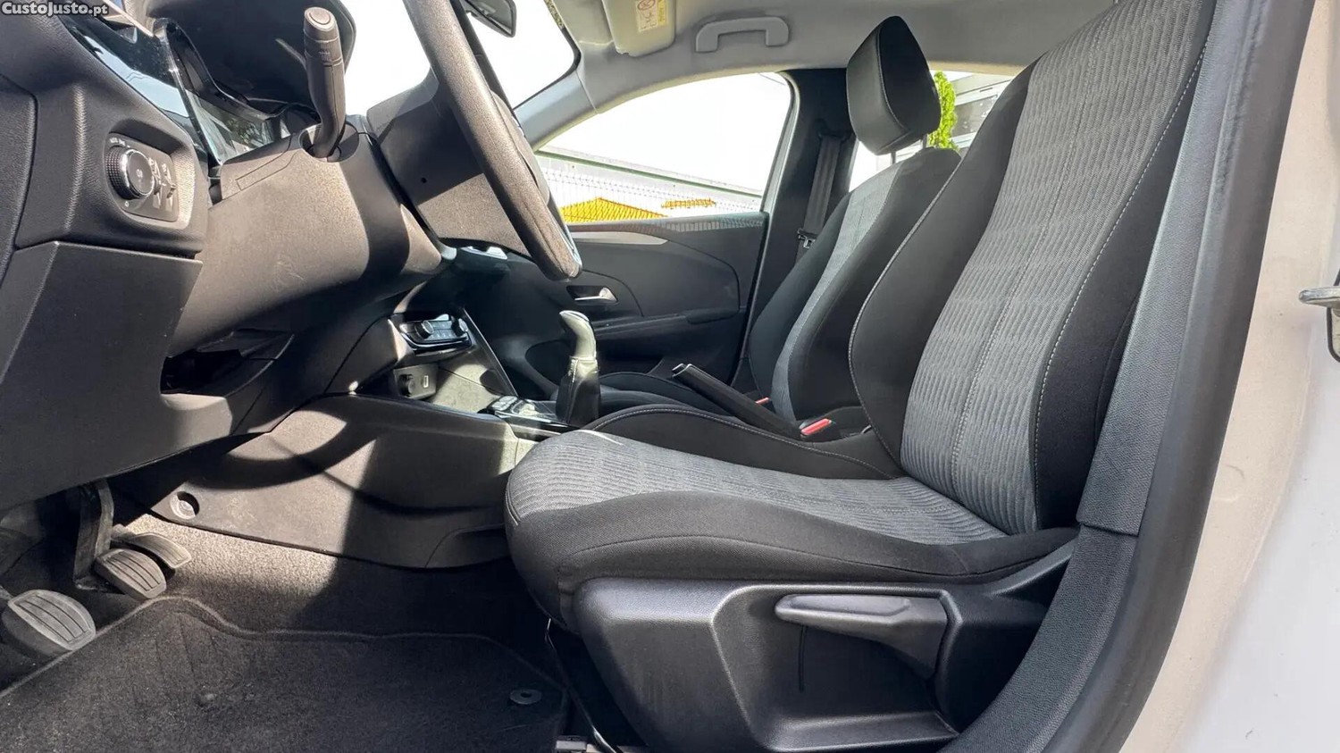 Opel Corsa 1.2 Edition — fotografia 20