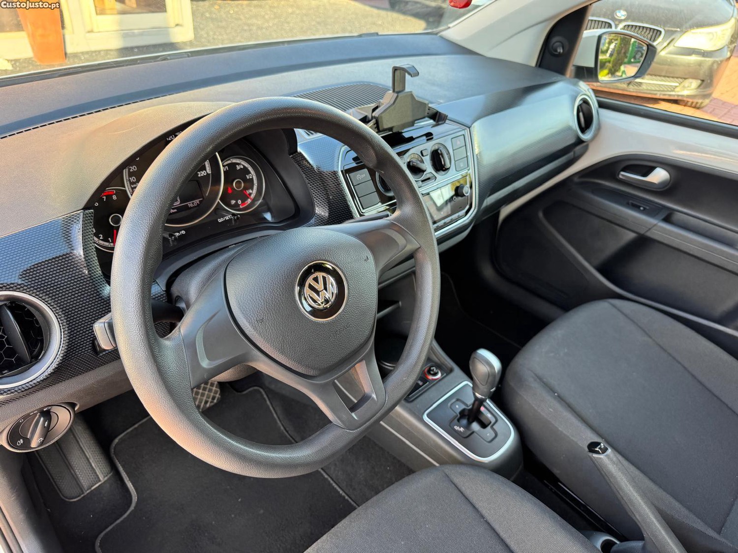 Volkswagen Up! 1.0 MoveAuto — fotografia 10