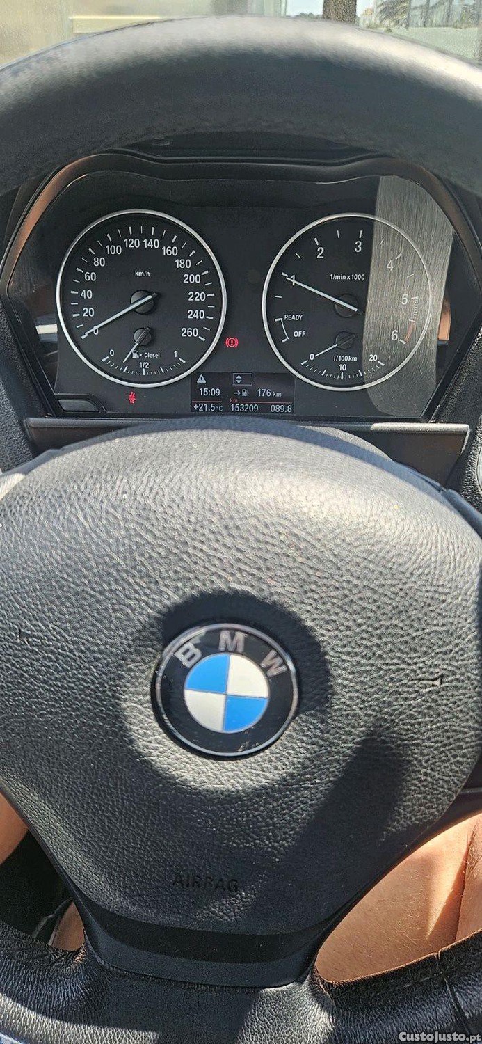 BMW 114 urban line — fotografia 4
