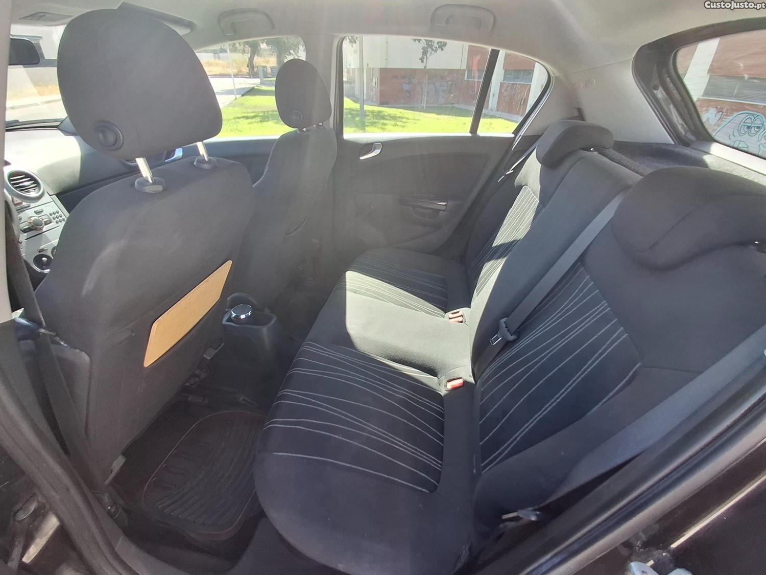 Opel Corsa 1.2i Cosmo 85cv 117mks — fotografia 4