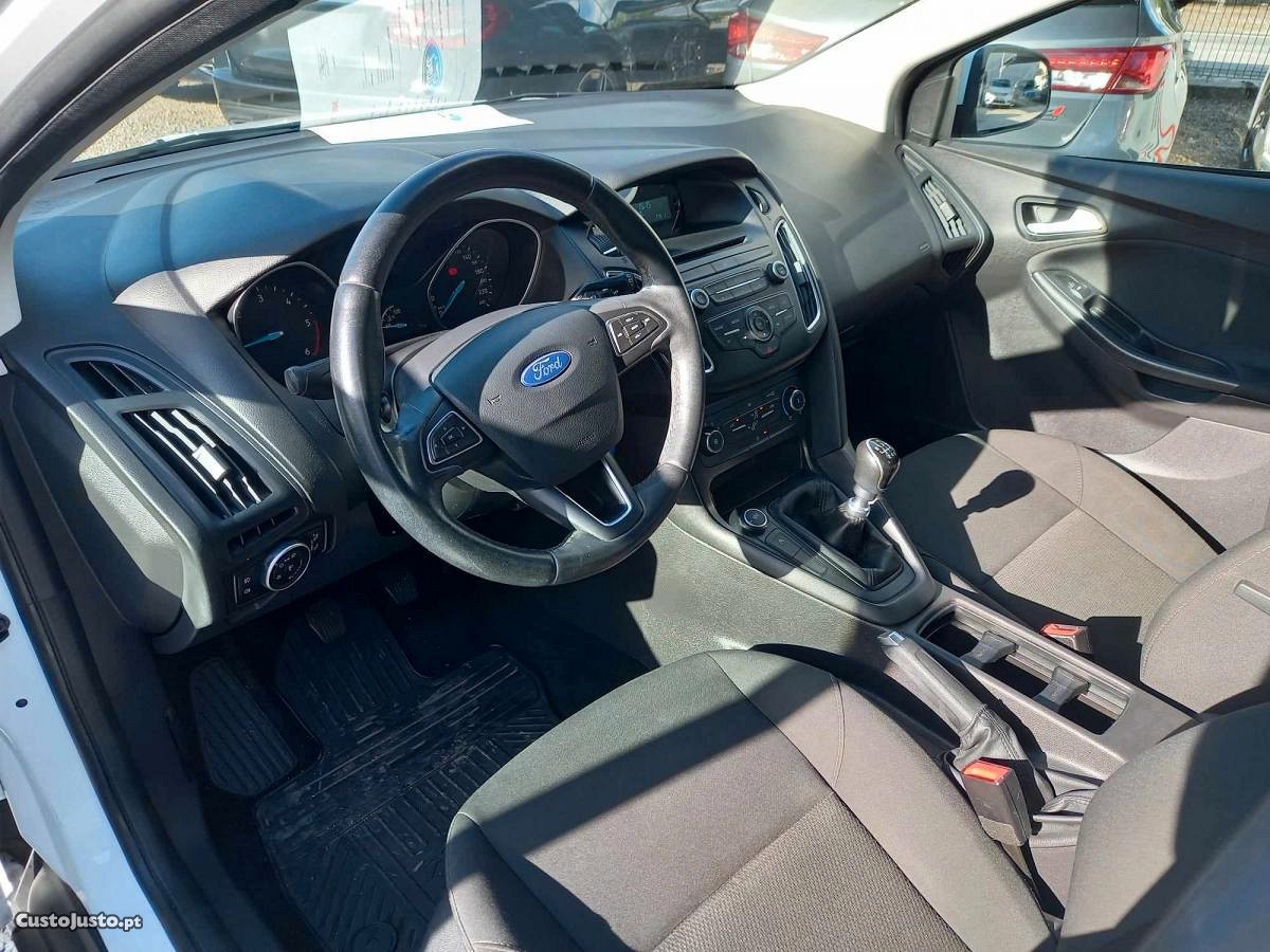 Ford Focus Trend+ Ecobost — fotografia 4
