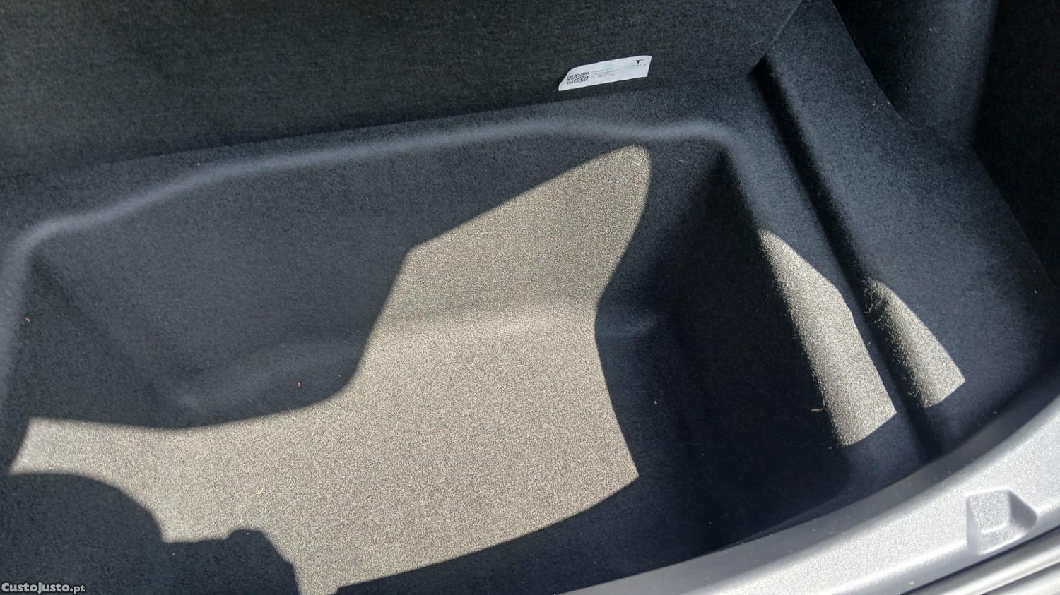 Tesla Model 3 Long Range Dual Motor — fotografia 2