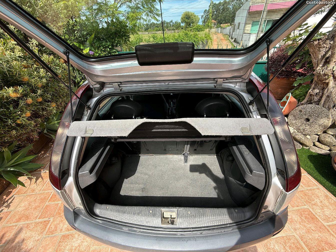 Opel Corsa C 1.2 — fotografia 6