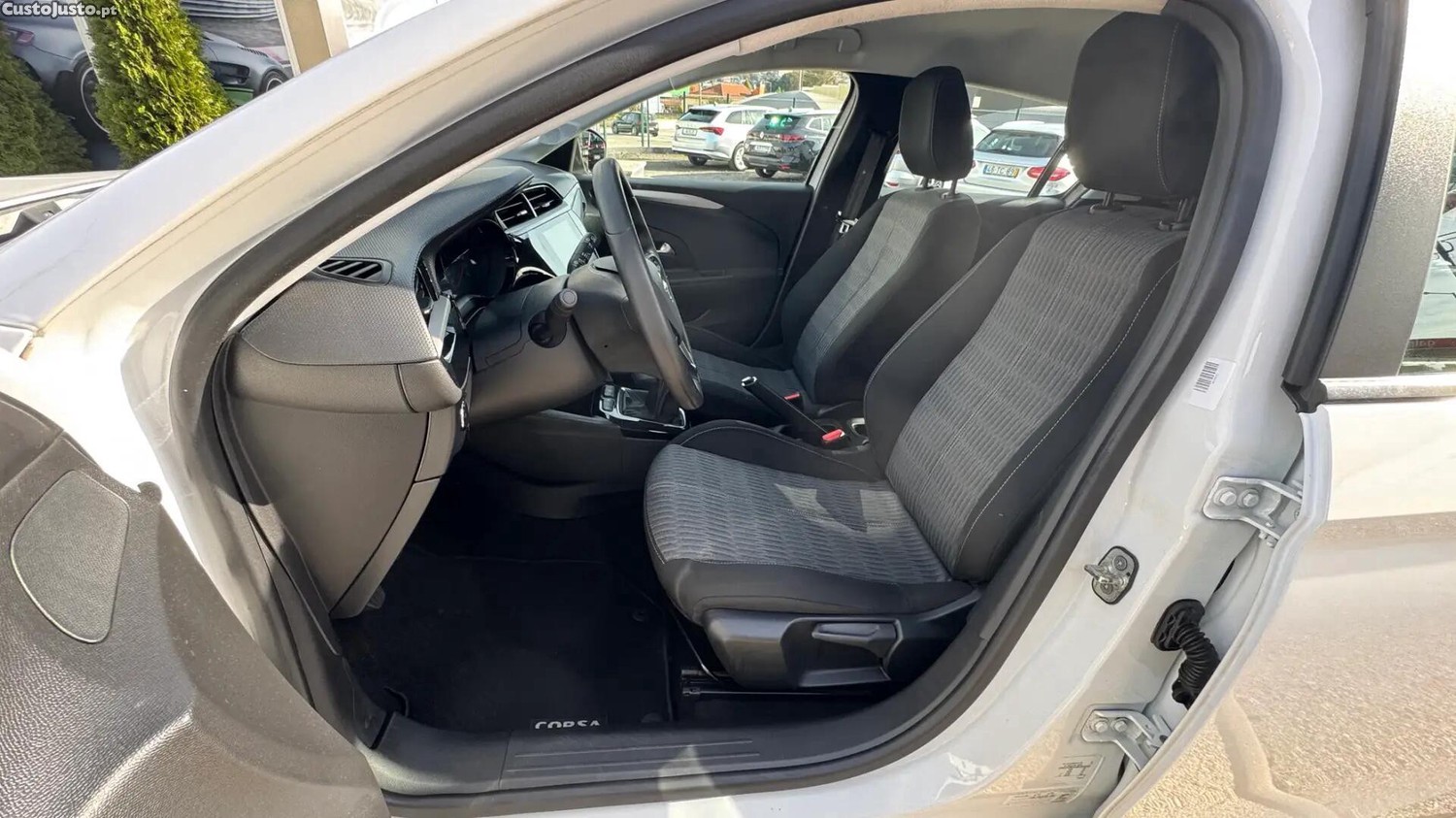 Opel Corsa 1.2 Edition — fotografia 23