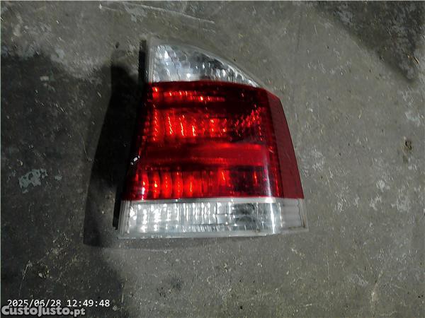 FAROLIM TRASEIRO DIREITO Opel vectra c berlina 072005 13131002