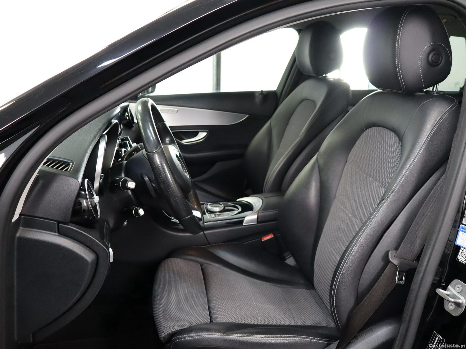 Mercedes-Benz C 220 d Avantgarde Aut. — fotografia 15