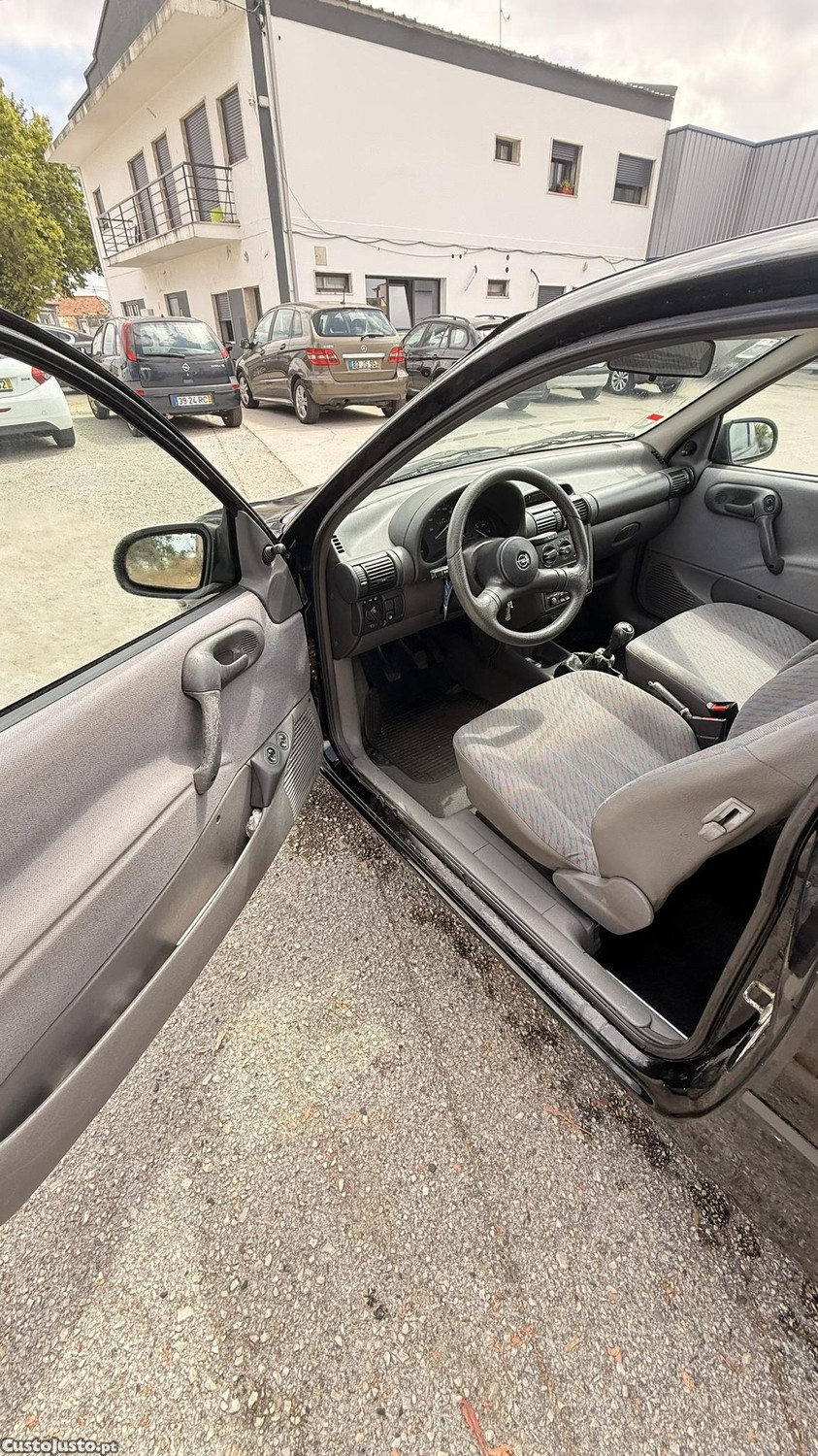 Opel Corsa B 1.2i de 1997 — fotografia 6