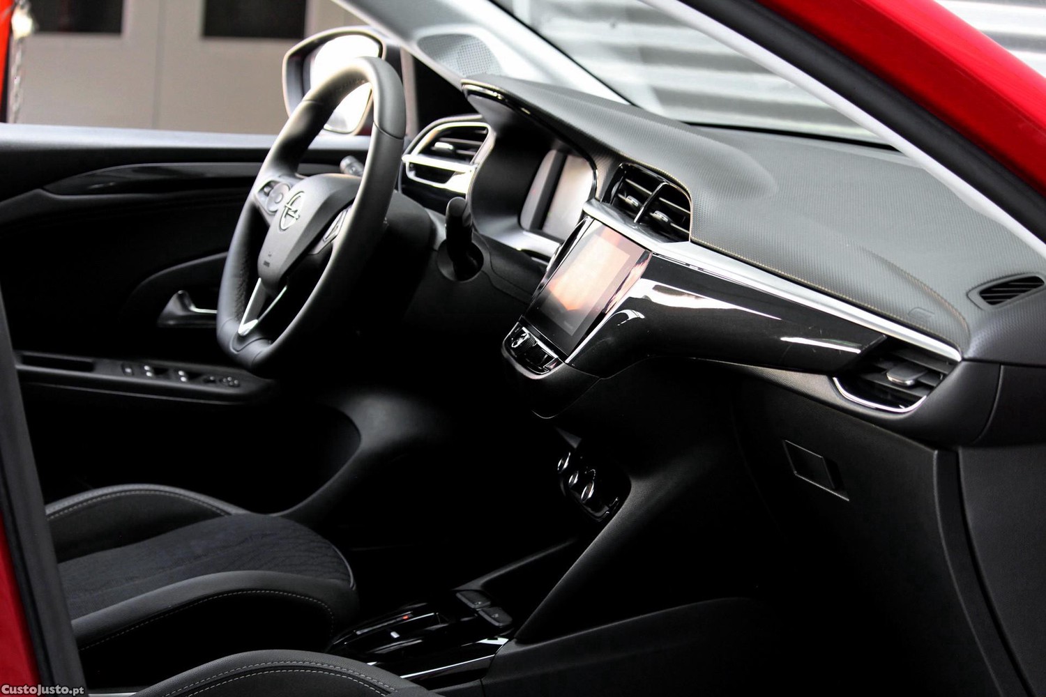 Opel Corsa e e-Elegance — fotografia 14