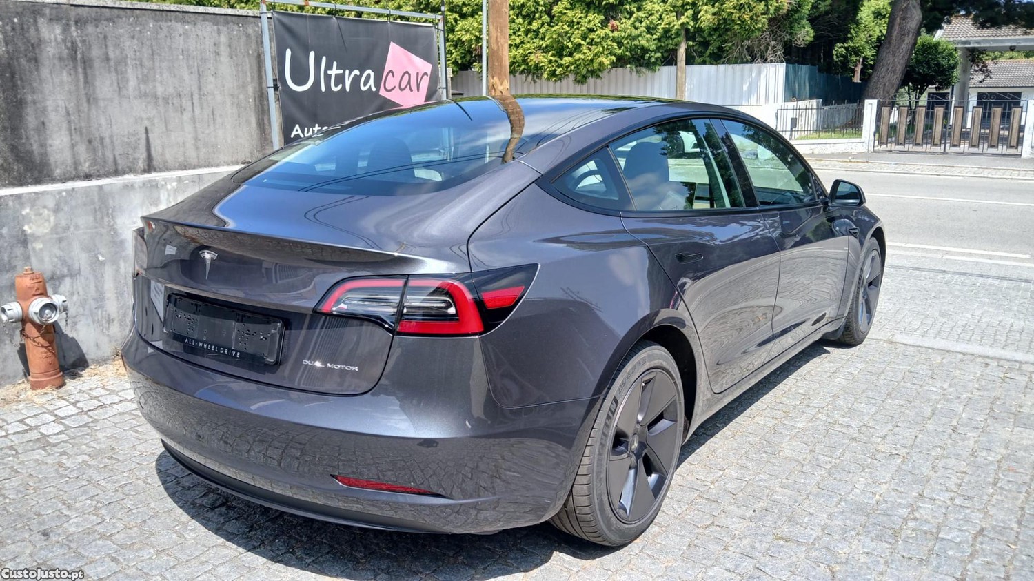 Tesla Model 3 Long Range Dual Motor — fotografia 8