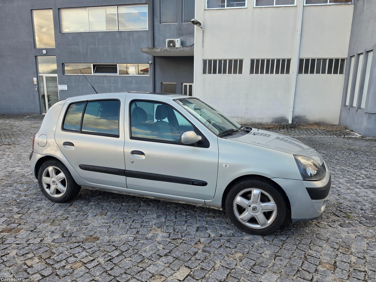 Renault Clio 1.5 Dci5 lugares — fotografia 9
