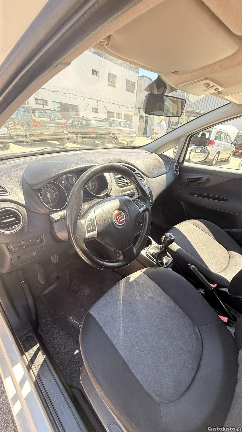 Fiat Punto 1.3 D Multijet de 2016 — fotografia 8