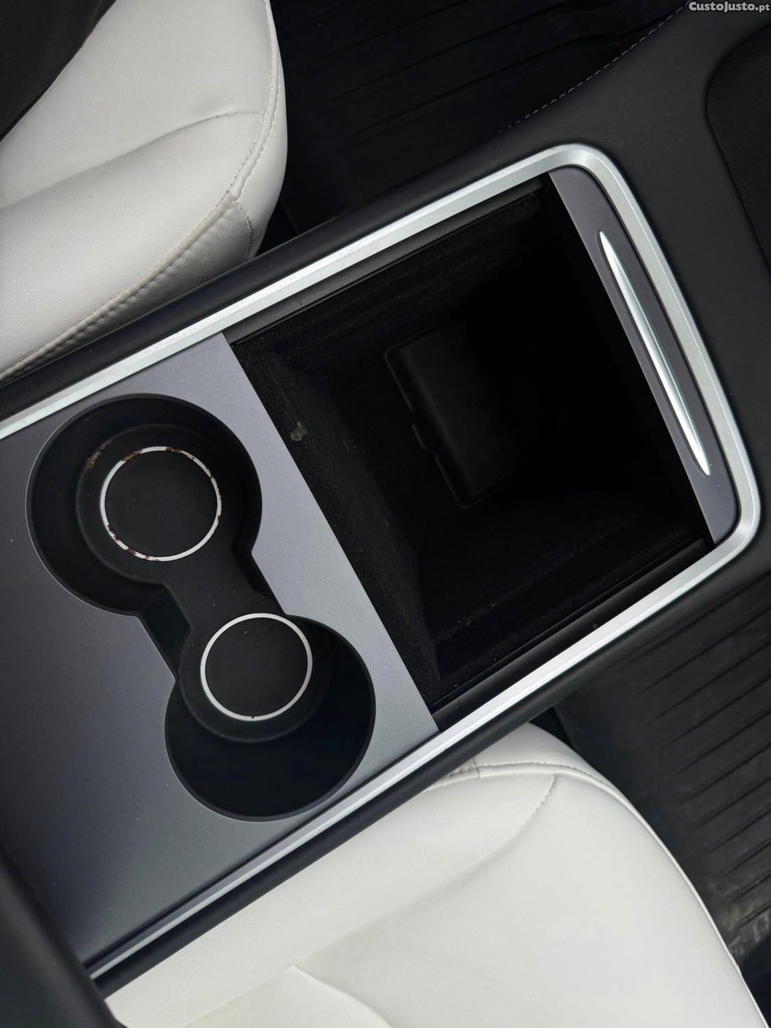 Tesla Model 3 Standard Range Plus RWD — fotografia 10